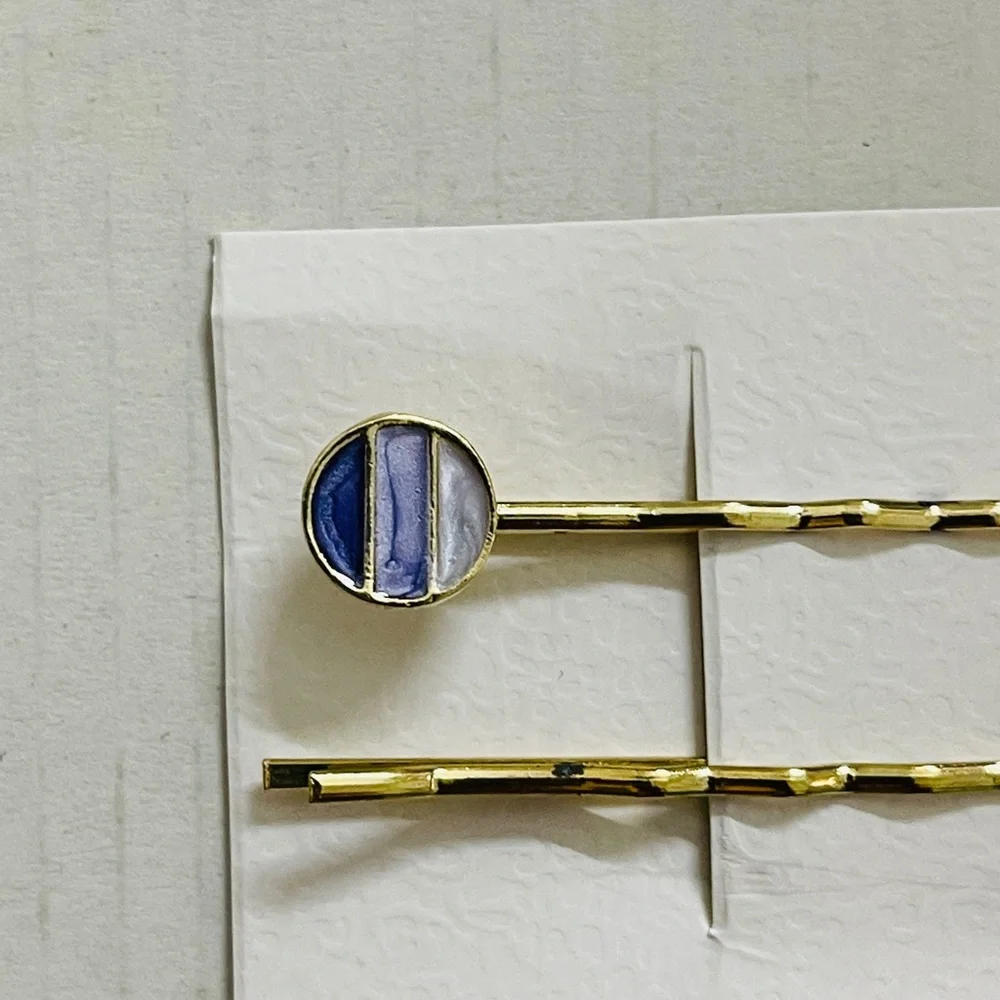 Pair of hair pins - Picture 2 of 3